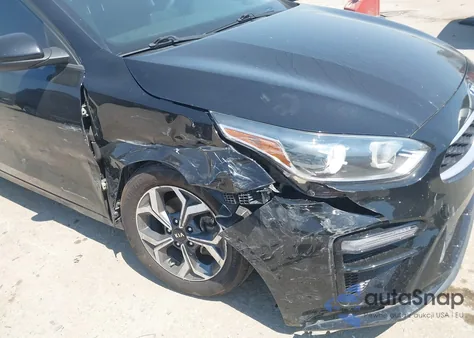 2021 Kia Forte Lxs z USA, uszkodzony, nr VIN 3KPF24AD8ME278302